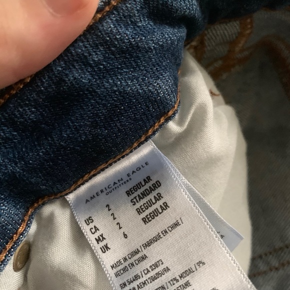 American Eagle distressed dark Mom Jeans - Picture 2 of 7